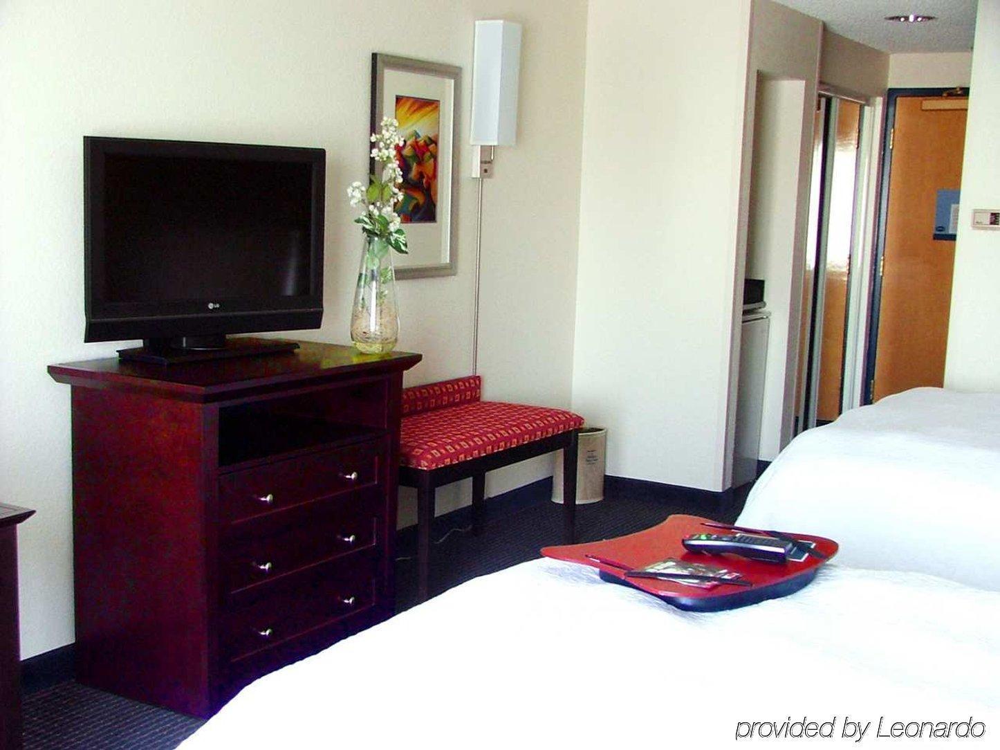 Hampton Inn & Suites Anaheim Garden Grove Szoba fotó